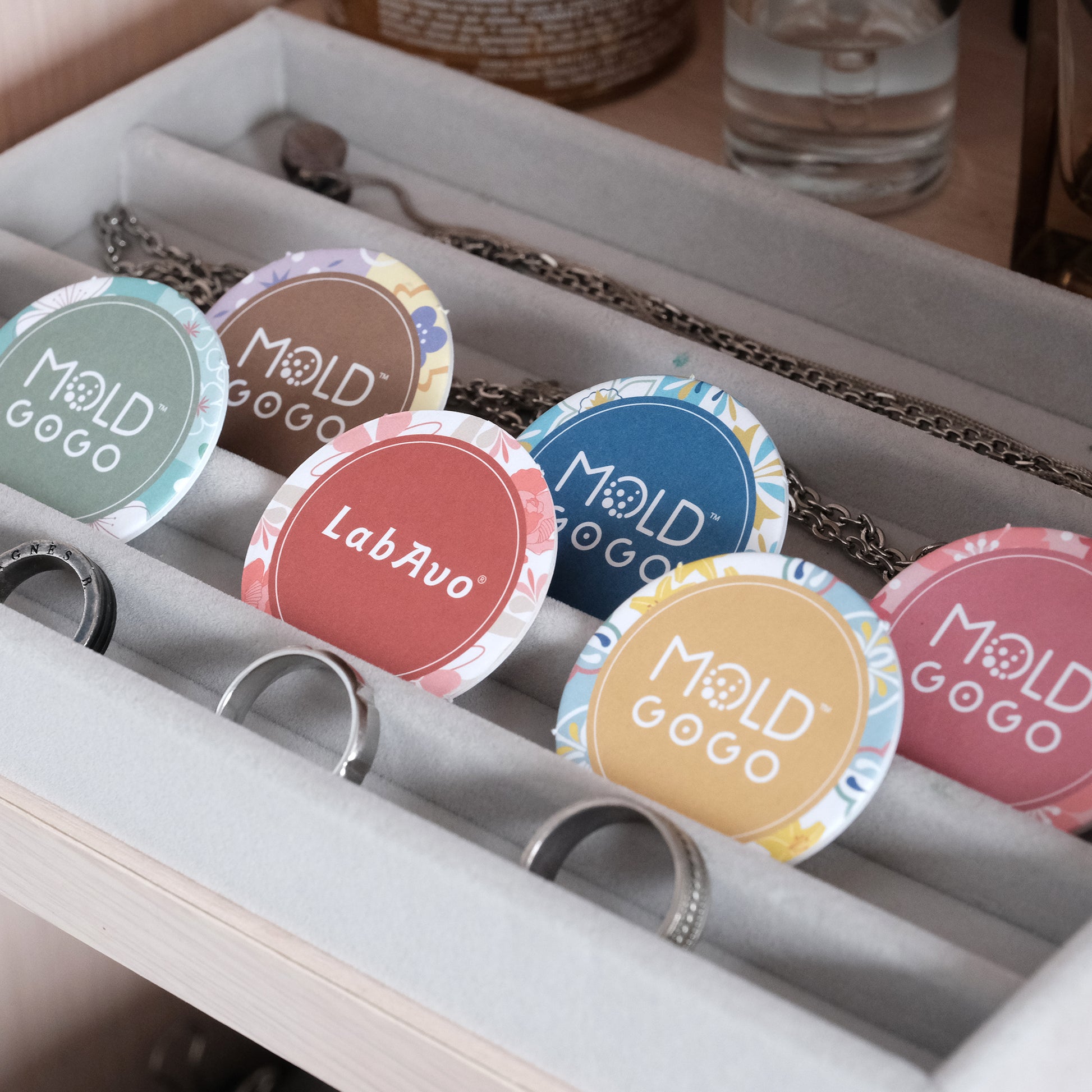 MoldGoGo防霉吊卡 花磚風格款-舒心油桐